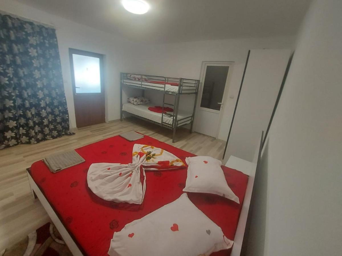 Casa De Vacanta Maga Дубова Екстериор снимка