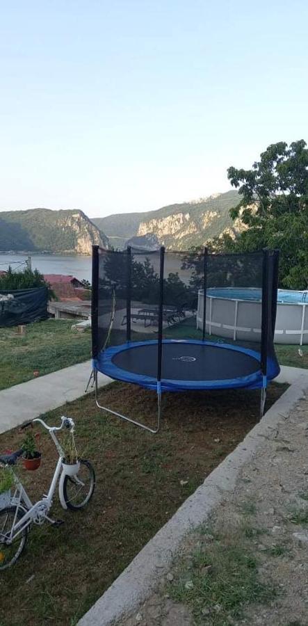 Casa De Vacanta Maga Дубова Екстериор снимка
