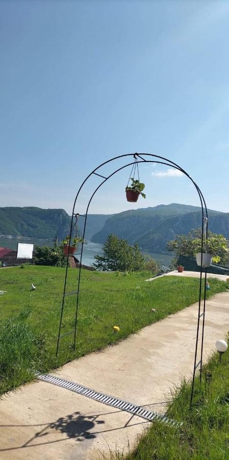 Casa De Vacanta Maga Дубова Екстериор снимка