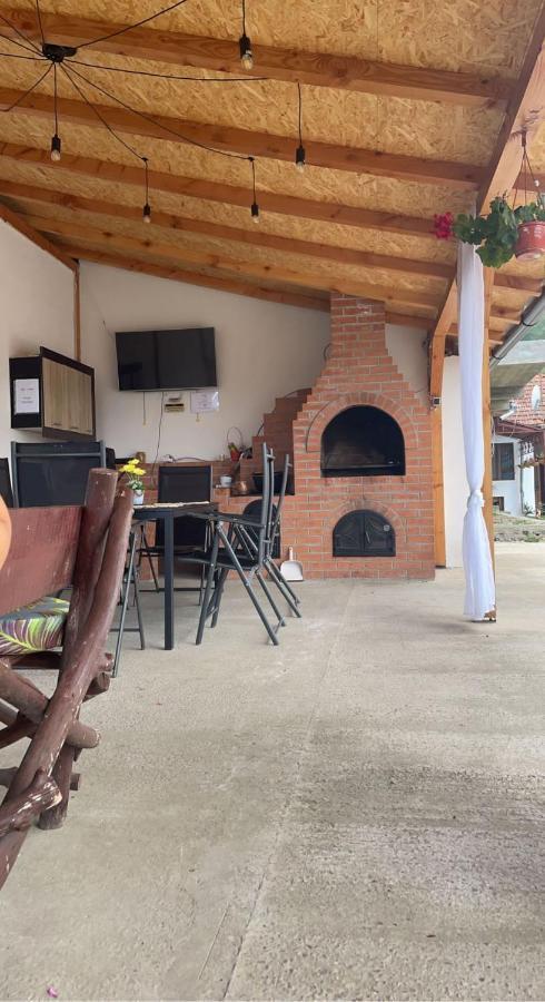 Casa De Vacanta Maga Дубова Екстериор снимка